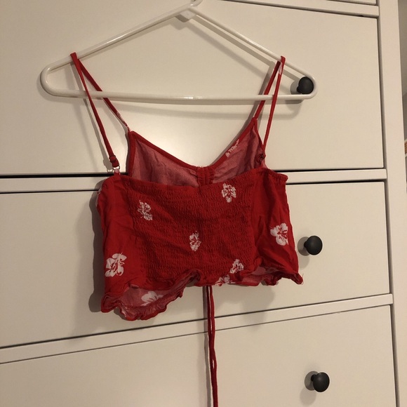 Red flower crop top - Picture 2 of 2